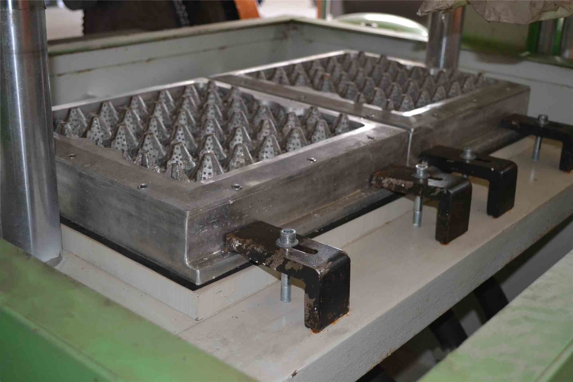 Chicken Farms Egg Tray Making Machine With Aluminum Molds   20 - 100kw 700 - 6000pcs/Hr